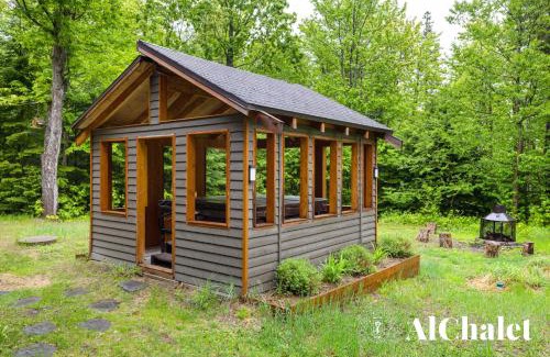 Petite-Riviere-Saint-Francois Ski Chalet | L'ours et le Renard- Chalet familial et Spa
