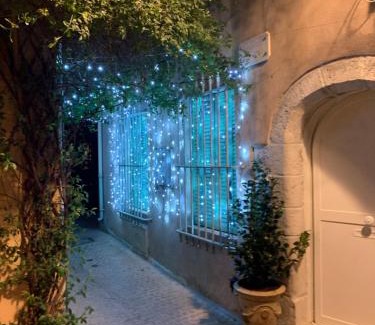 Village of Castellet House | L'OUSTAOU BELLO VISTO