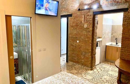 Sants-Badal Apartment | L4 Apartamento nuevo con patio y cocina en P.B