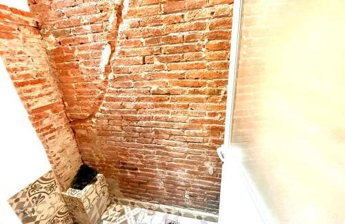 Sants-Badal Apartment | L4 Apartamento nuevo con patio y cocina en P.B