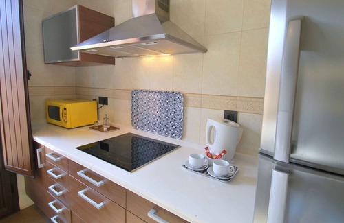 Alameda Apartment | L5.3 Dorm. Apartment with Terraces/WIFI/Air Conditioning/Kitchen