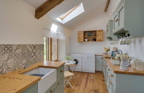 Cromac Cottage | La Amelia Beautiful cottage (2) with 10 x 5 swimming pool