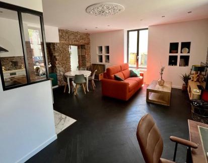 Cholet Apartment | La bâtisse de Manel