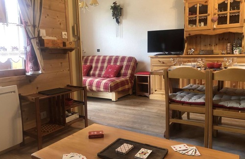 Les Avanchers-Valmorel Apartment | La Bûche 4 - Cosy, divisible studio, 2-star rating