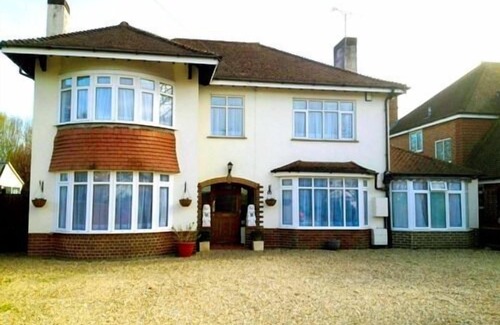Chichester Bed & Breakfast | LA B and B Guest Accommodation