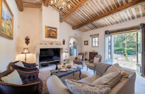 Bonnieux Villa | La Bcasse Heritage Pool Manor