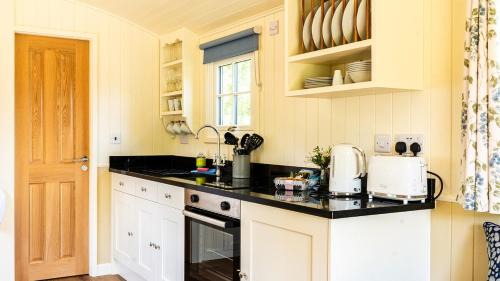 Hassocks Apartment | La Belle Roulotte