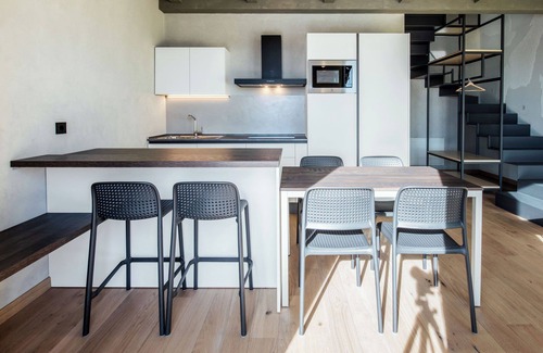 Barolo Apartment | La Bergeisa - Vineho in Barolo in the vineyards. Breakfast included