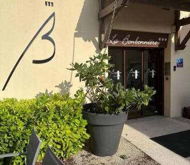 Talant Hotel | La Bonbonniere - Sure Hotel Collection by Best Western