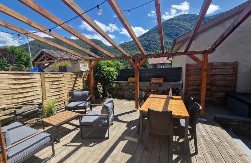 Savignac-les-Ormeaux House | La Brillance