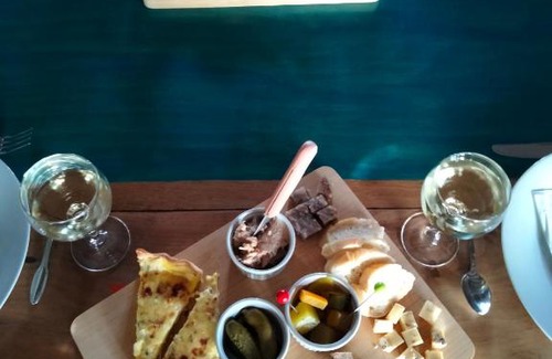 Saint-Silvain-Bas-le-Roc Bed & Breakfast | La Brousse Kacha