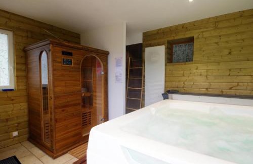 Saint-Andre-dʼApchon Apartment | La Bruyère aux Lamas - FR-1-496-23