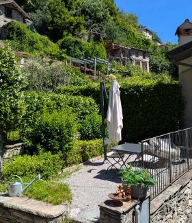 Moltrasio House | La Ca' nel Borgo