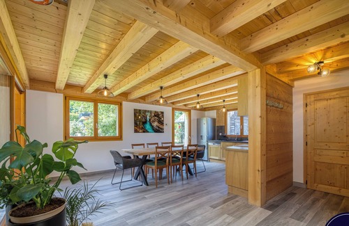 Chevaline House | 🏡 La Cabane à Camillo – Warm and Cozy Retreat