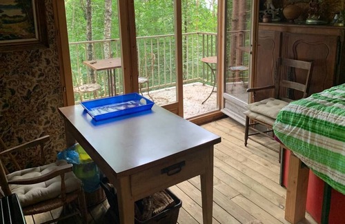 Favars Ski Chalet | La Cabane Dans la Fôret