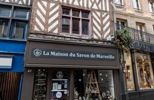 Honfleur Apartment | La Cachette de Lucie | Heart of Honfleur | 100m from the Port | 2 Guests