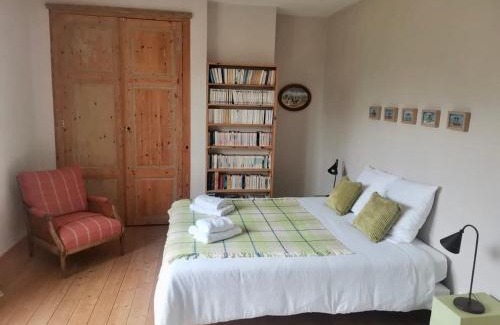 Sauveterre-Saint-Denis Bed & Breakfast | La Canolière - Chambre d'hôtes Camille