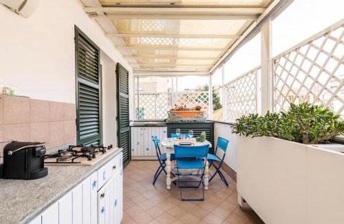 Loano Apartment | La Casa al mare Centro storico di Loano con GARAGE