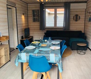 Soulac-sur-Mer House | La Casa Azul