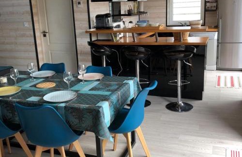 Soulac-sur-Mer House | La Casa Azul