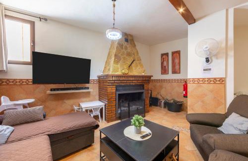 Fondon House | La Casa de la Buhardilla