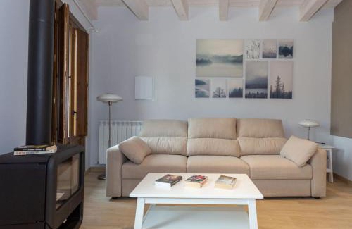 Estella Apartment | La Casa de los Mil Años