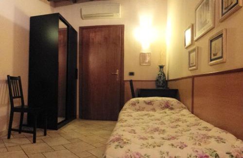 San Faustino-Madonnina-Quattroville House | La Casa del Viandante