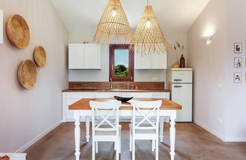 San Teodoro City Centre House | La casa di Debora with A/C & Wi-Fi
