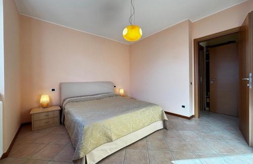 Santa Maria - Rezzonico Apartment | La casa di Emy- Larihome A74