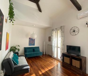 Province of Bologna Apartment | La Casa di Giulia, spazioso loft su due livelli a 10 minuti di macchina dal centro