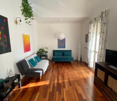 Province of Bologna Apartment | La Casa di Giulia, spazioso loft su due livelli a 10 minuti di macchina dal centro