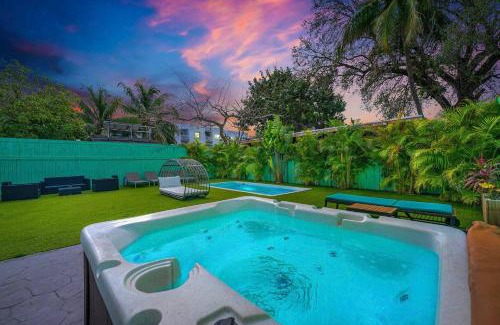Allapattah House | La Casa Flora Private Poolhot Tubsleeps 18
