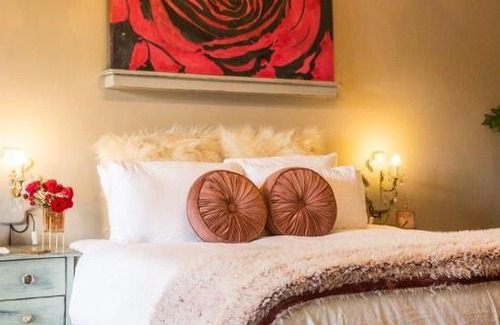 Hillcrest House | La Casa Nostra Villa Rose Garden Bella