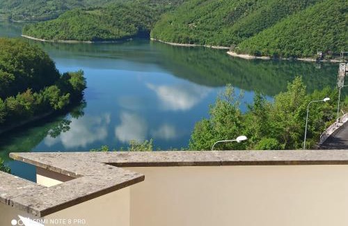 Rocca Sinibalda Apartment | La casa sul lago