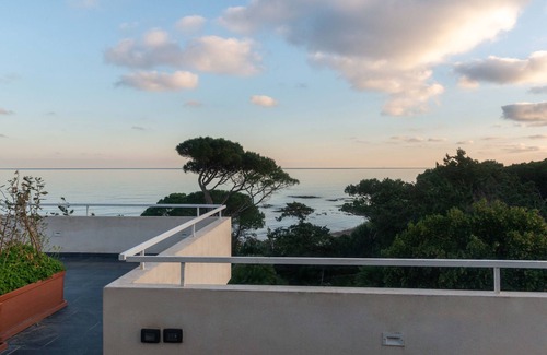 Cala Liberotto Apartment | La Casa sul Mare - Two Bedroom Apartment, Sleeps 4
