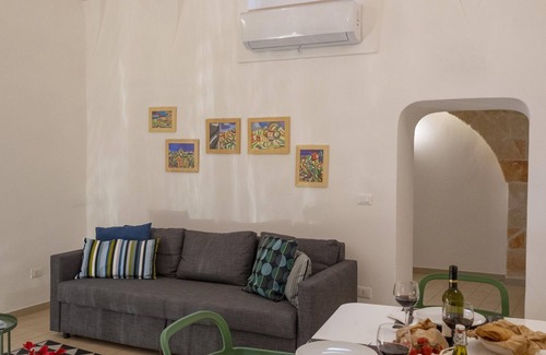 Centro Storico Apartment | La Casetta, lovely stay in the old town