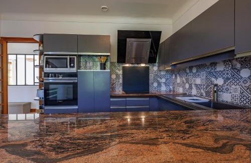 Saint-Seurin-sur-l'Isle House | La Châtelaine - A 25min de St Emilion