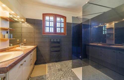 Saint-Seurin-sur-l'Isle House | La Châtelaine - A 25min de St Emilion