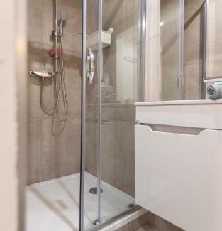 Feronstree et Hors-Chateau Apartment | La Chambre Suspendue by Maison Brasseurs d'Etoiles - Appartement 2 personnes