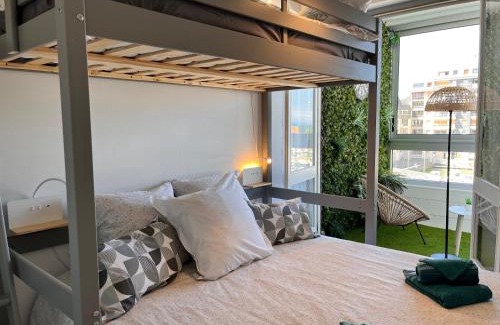 Courseulles-sur-Mer Apartment | La Coquille - Coquet T2 à 200m Juno Beach & Plage