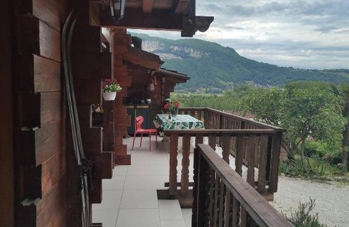 Murs-et-Gelignieux House | La Corbassière