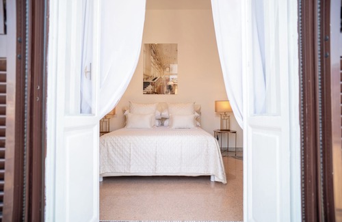 Santa Lucia Bed & Breakfast | La Corte di Partenope Suites