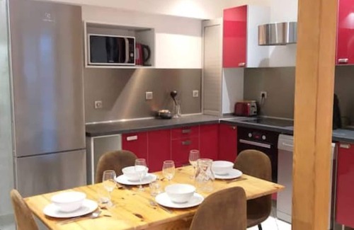 Challes-les-Eaux Apartment | La Dépendance du Château de Triviers