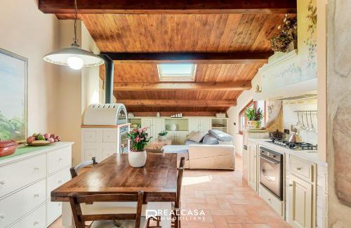 Castelnuovo Magra Apartment | la dimora dipinta