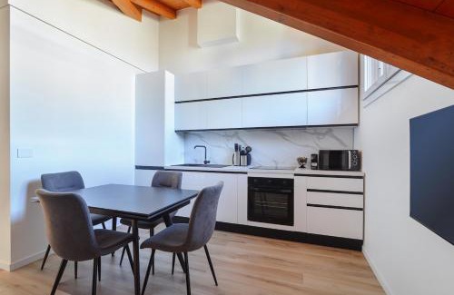 Vittuone Apartment | La Divina Mansarda di Milano