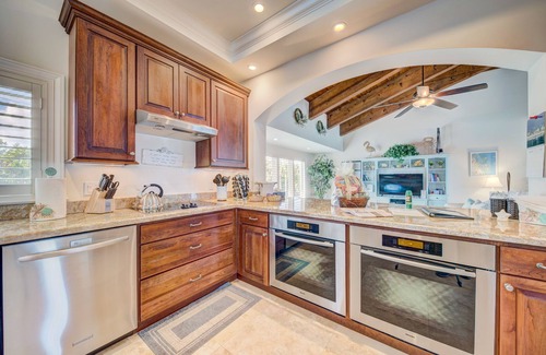 Stuart Villa | La Dolce Vita: Big Beach House w/elevator & heated pool! DIRECTLY ON BEACH