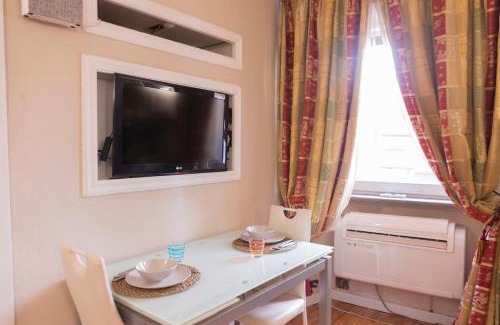 Rome City Centre Apartment | La Dolce Vita Pantheon Suite