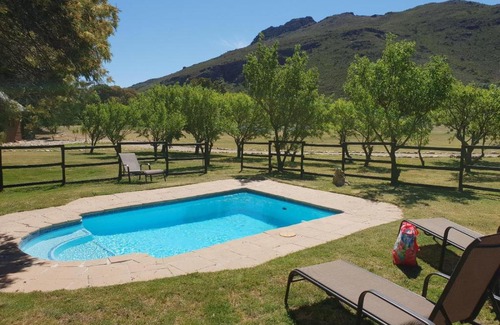 Cape Winelands House | La Ferme Guest Farm - Hot Tubs