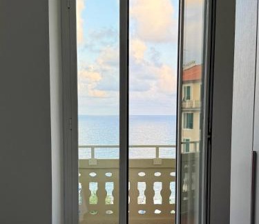Quartiere XXIV Don Bosco Apartment | La Finestra sul Blu - Sea View