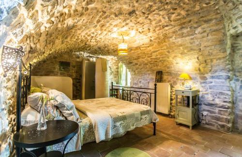 Grospierres Bed & Breakfast | La Flor Azul